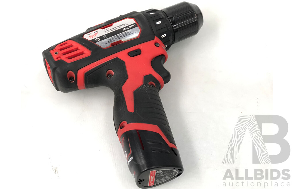 Milwaukee  M12 Lithium-Ion 12 Volt Cordless Sub Compact Drill/Driver