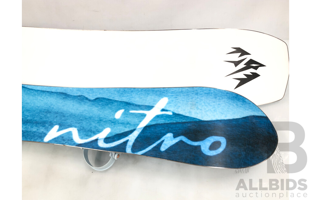 Jones Men's Snowboard and Nitro Wowmen's Snowboard with Nitro Snownboard Bag - New