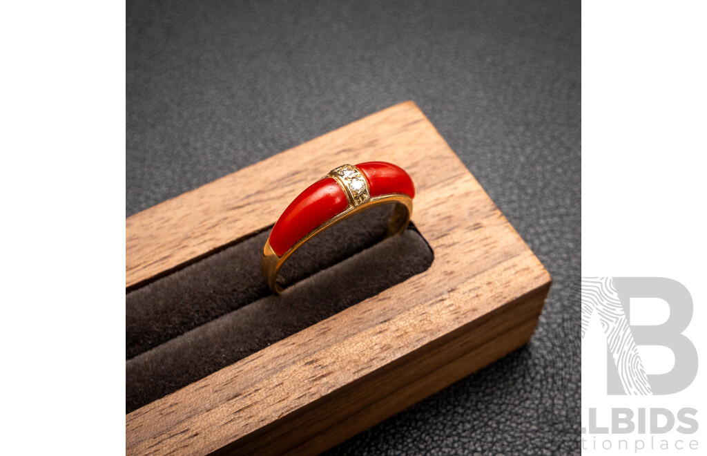 18ct Red Coral & Diamond Ring, Size O, 2.11 Grams