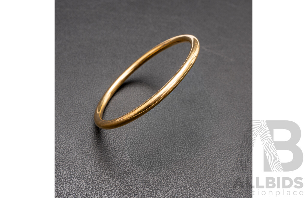 9ct Golf Bangle, 63mm Internal Diameter, 19.61 Grams