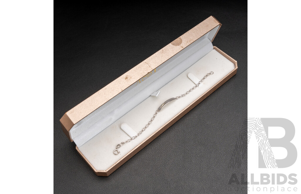 9ct Angus & Coote White Gold Diamond (0.01ct) Set Baby Name Plate Bracelet, 16cm, 2.91 Grams - as New