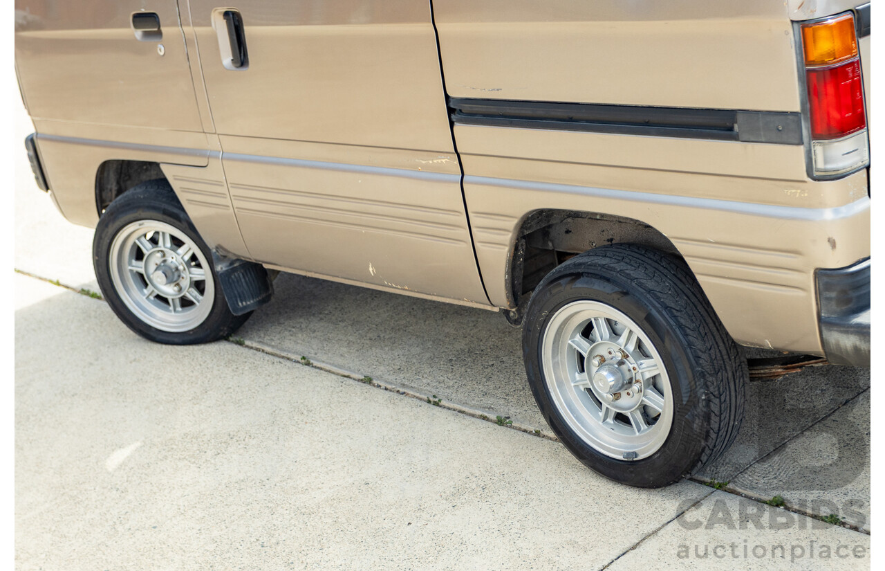 8/1987 Suzuki Super Carry Van DA21V 2d Van Brown 1.0L