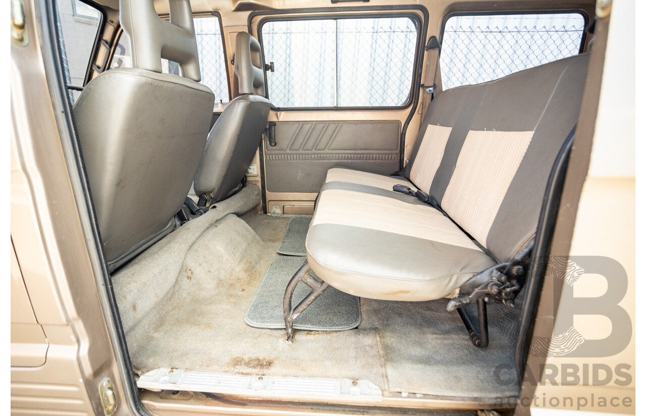 8/1987 Suzuki Super Carry Van DA21V 2d Van Brown 1.0L