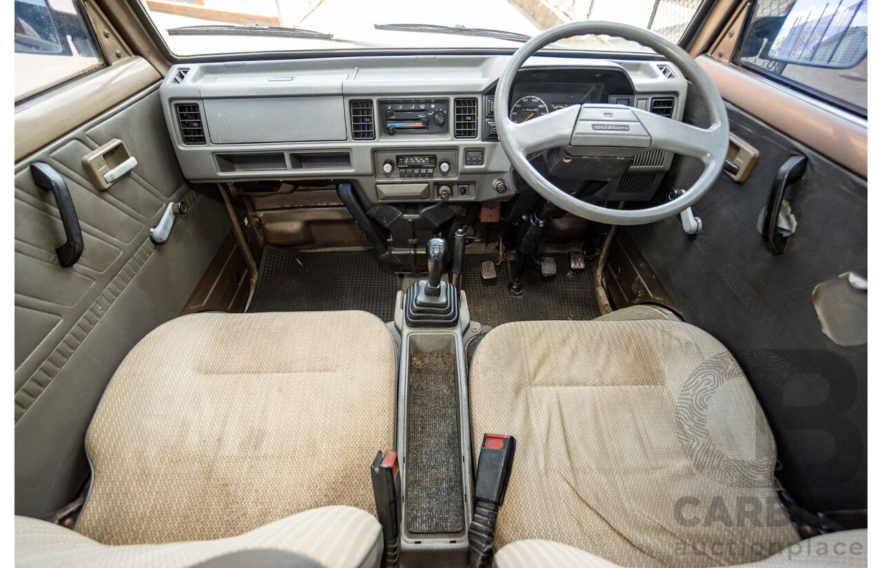 8/1987 Suzuki Super Carry Van DA21V 2d Van Brown 1.0L