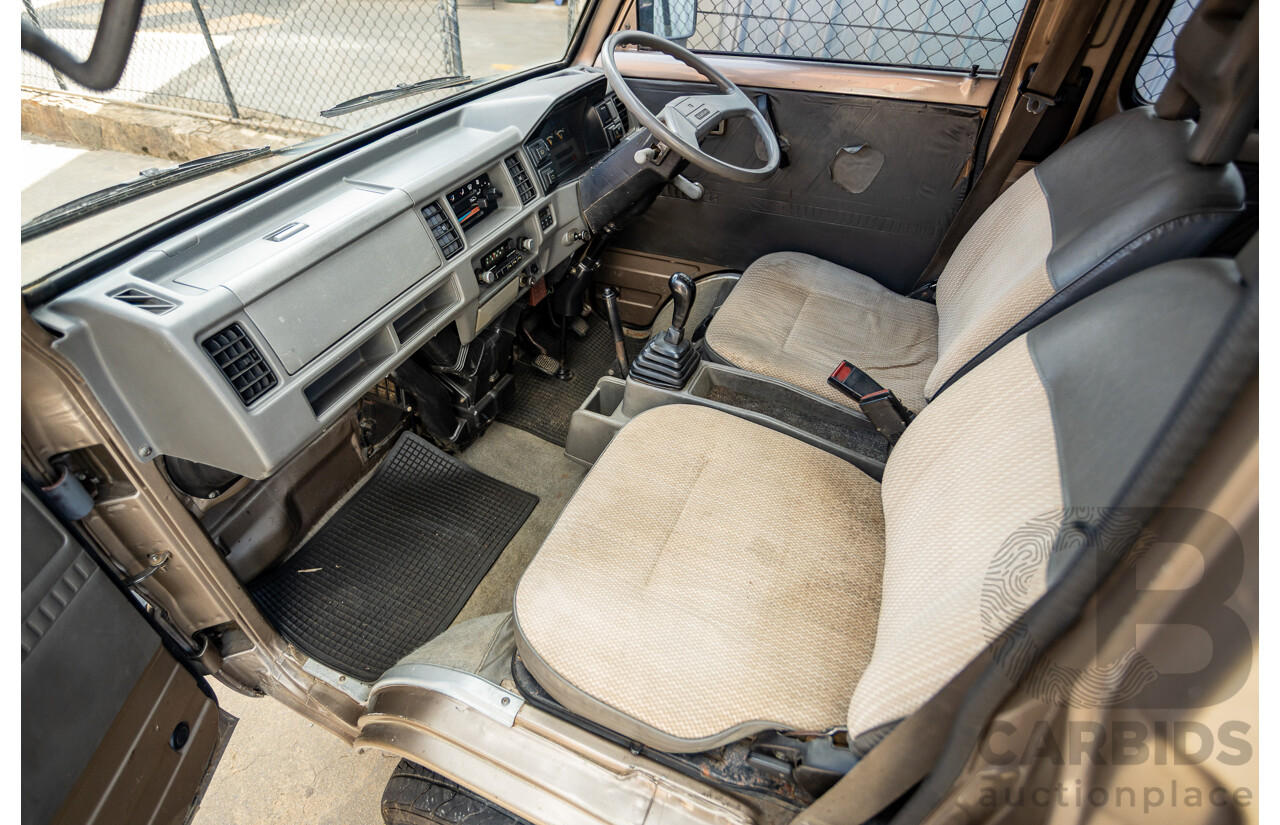 8/1987 Suzuki Super Carry Van DA21V 2d Van Brown 1.0L