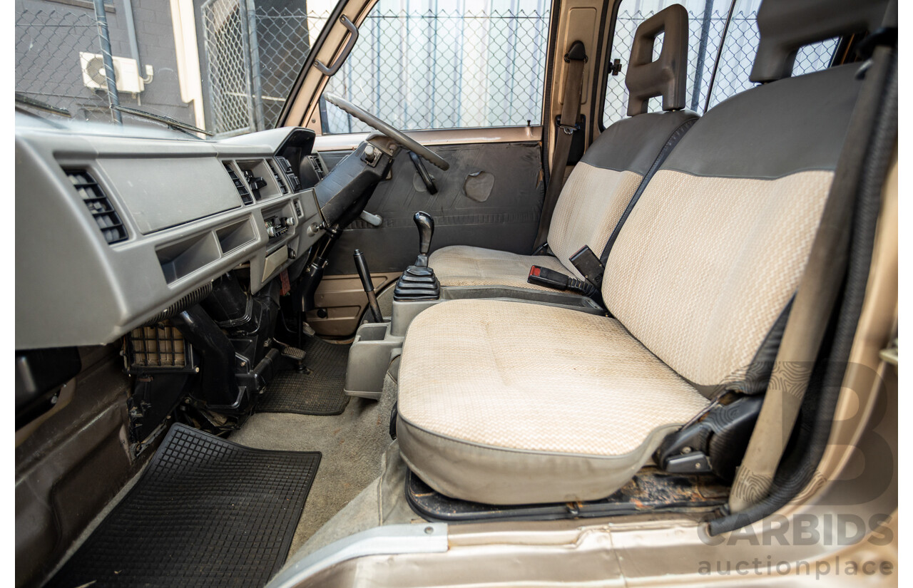 8/1987 Suzuki Super Carry Van DA21V 2d Van Brown 1.0L