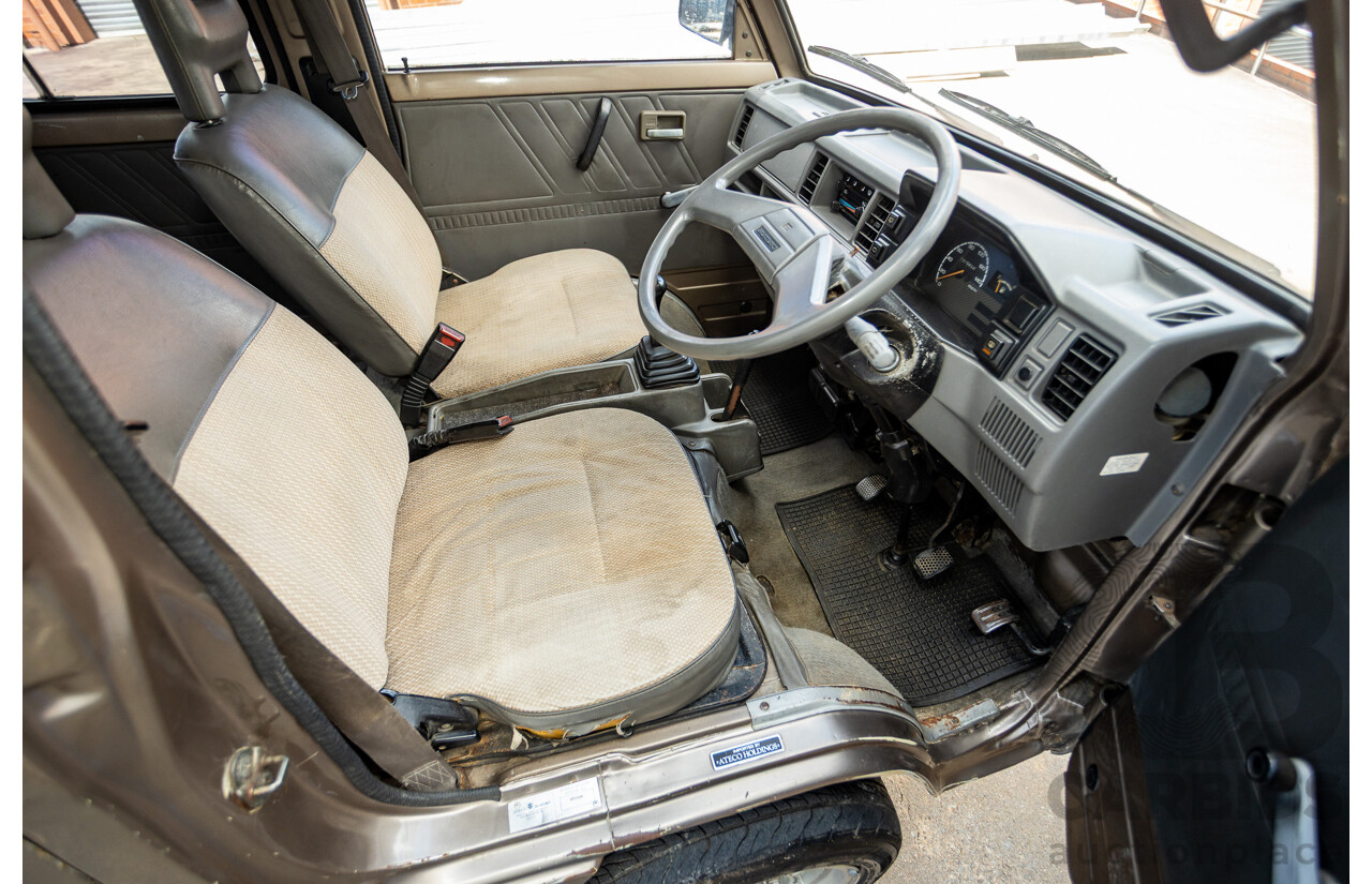 8/1987 Suzuki Super Carry Van DA21V 2d Van Brown 1.0L