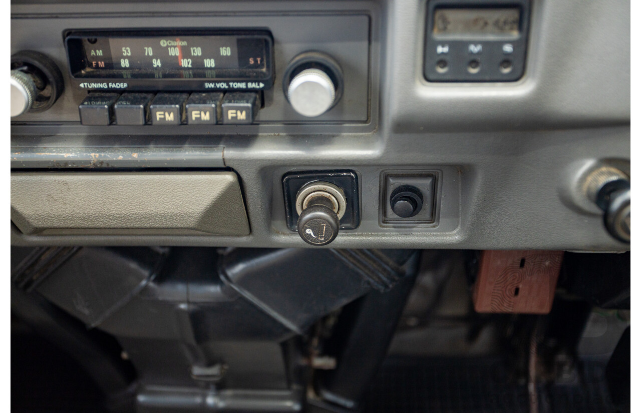 8/1987 Suzuki Super Carry Van DA21V 2d Van Brown 1.0L