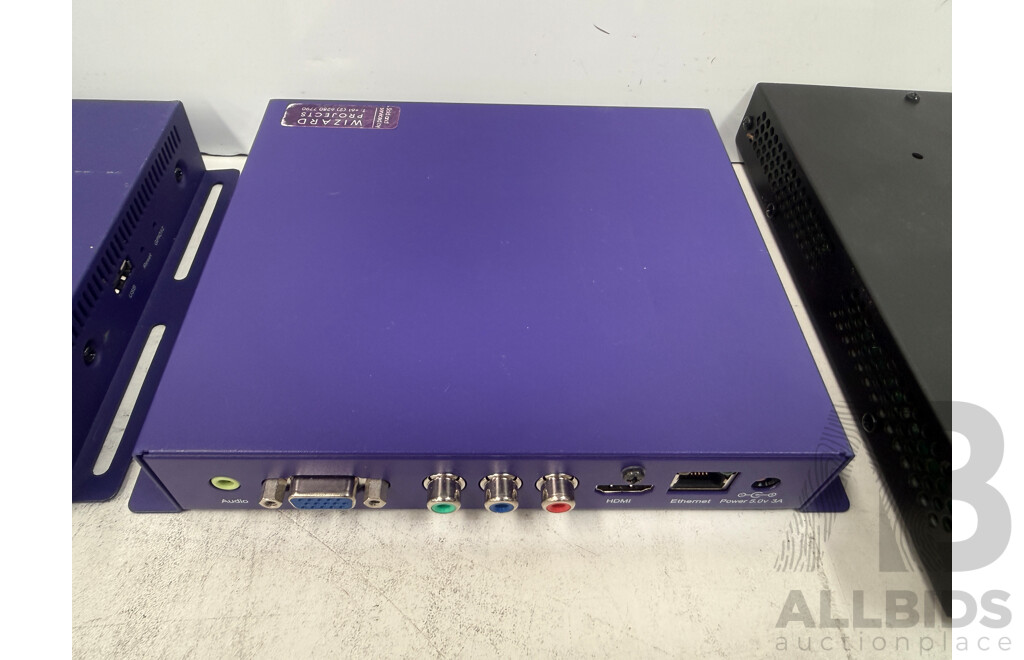 Creston Digital Media Receiver Controller DM-RMC-Scaler-C + 2x BrightSign HD810 Digital Signage Appliance Media Player