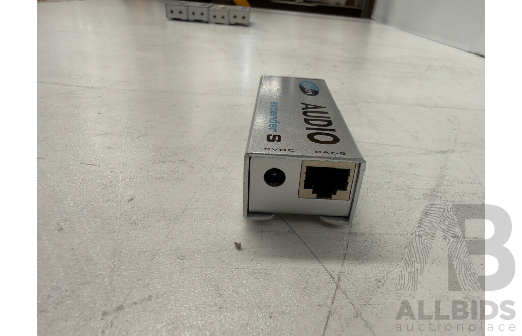 4x Gefen Audio Extender R + 1x Gefen Audio Extender S + 1x Gefen VGA Audio Extender R + 1x Gefen USB 2.0 LR Extender R