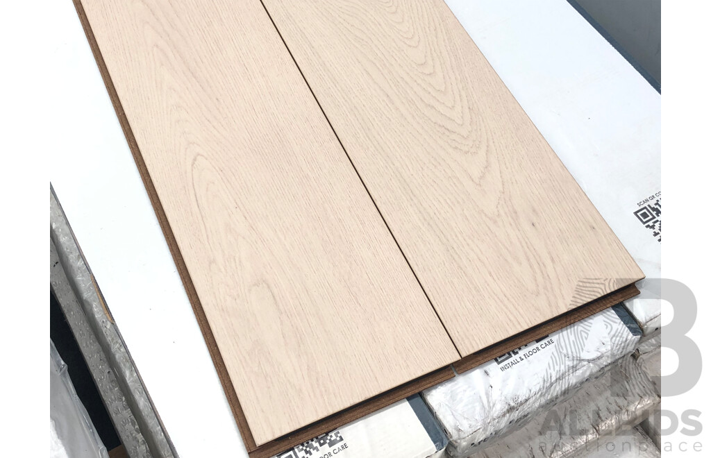 Oakleaf HD Plus AC4 12mm Laminate Flooring - Arctic Fox Finish - 12.0736 Square Meters - Brand New