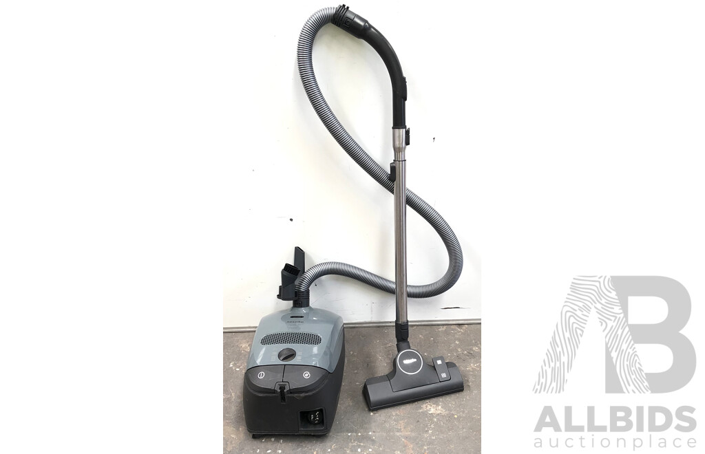 Miele Classic C1 Ecoline Barrel Vacuum Cleaner