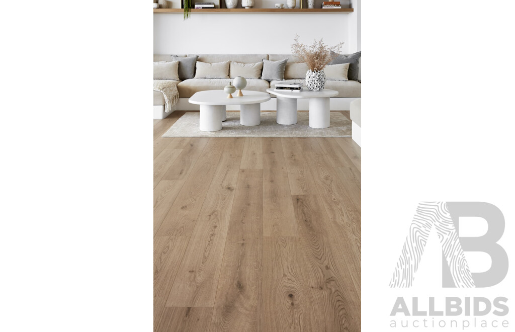 Oak Leaf HD Plus 8mm  Laminate Flooring - Natural Finish - 24.64 Square Meters - Brand New