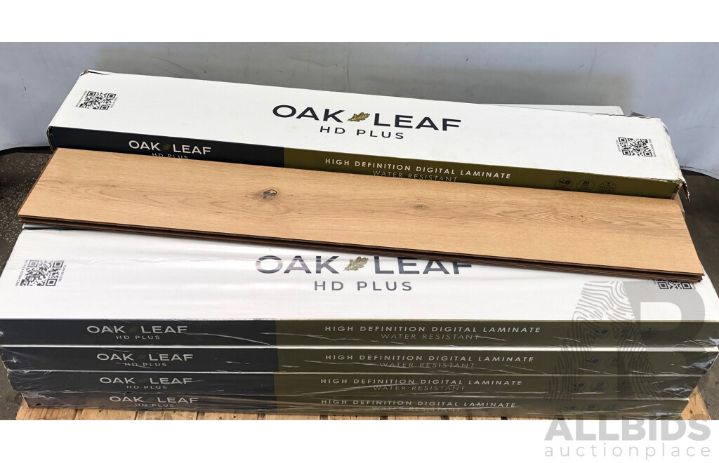 Oak Leaf HD Plus 8mm  Laminate Flooring - Natural Finish - 24.64 Square Meters - Brand New