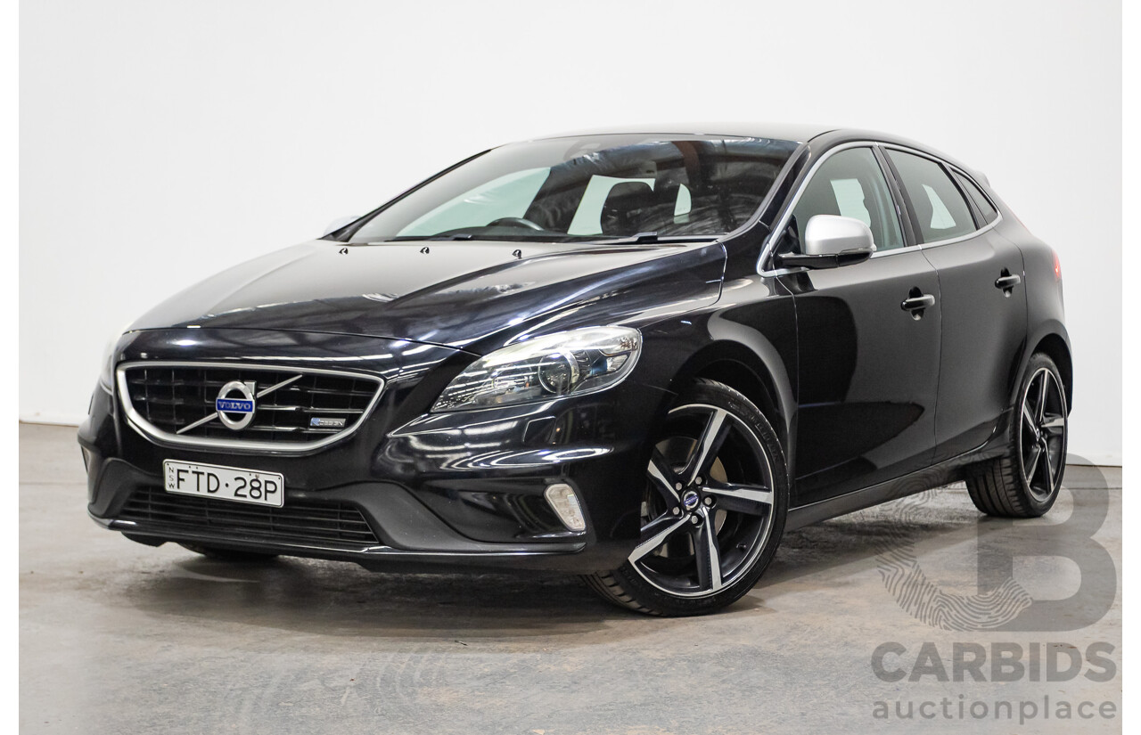 10/2014 Volvo V40 T5 R-DESIGN M MY15 5D Hatchback Black Sapphire Metallic Turbo 2.0L