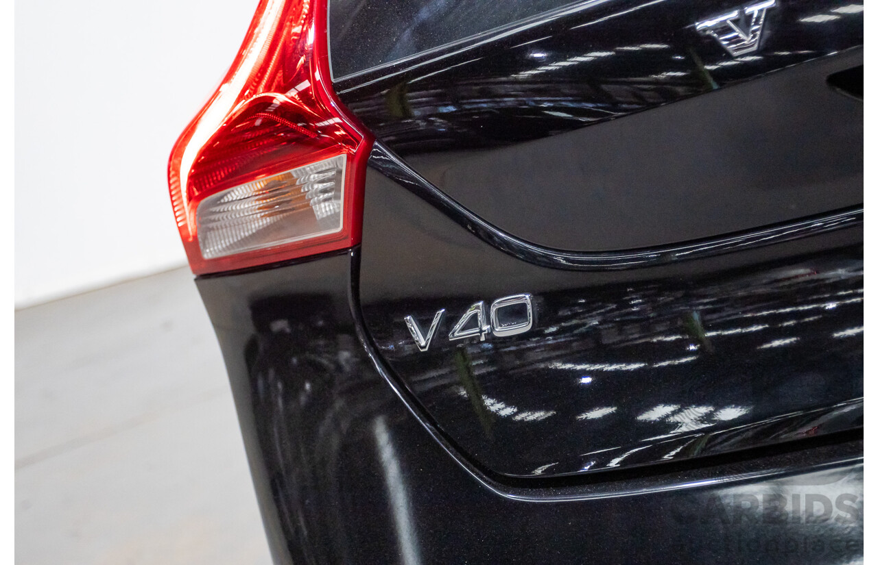 10/2014 Volvo V40 T5 R-DESIGN M MY15 5D Hatchback Black Sapphire Metallic Turbo 2.0L