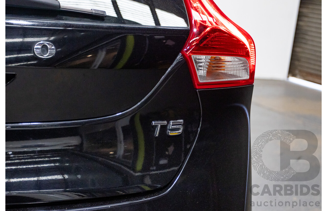10/2014 Volvo V40 T5 R-DESIGN M MY15 5D Hatchback Black Sapphire Metallic Turbo 2.0L