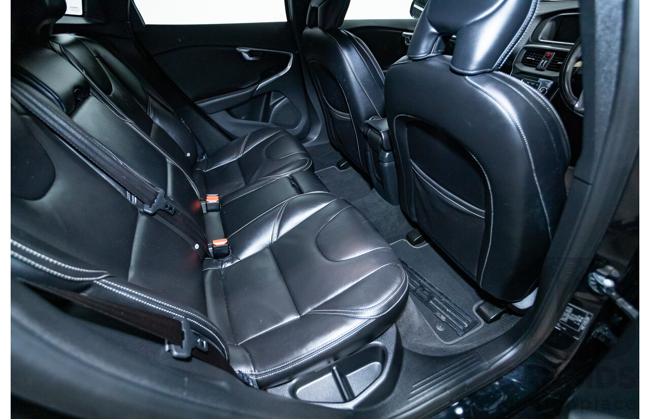 10/2014 Volvo V40 T5 R-DESIGN M MY15 5D Hatchback Black Sapphire Metallic Turbo 2.0L