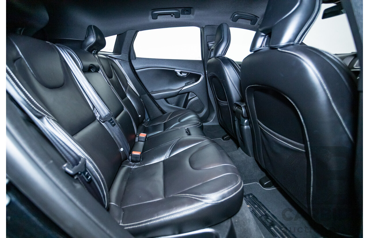 10/2014 Volvo V40 T5 R-DESIGN M MY15 5D Hatchback Black Sapphire Metallic Turbo 2.0L