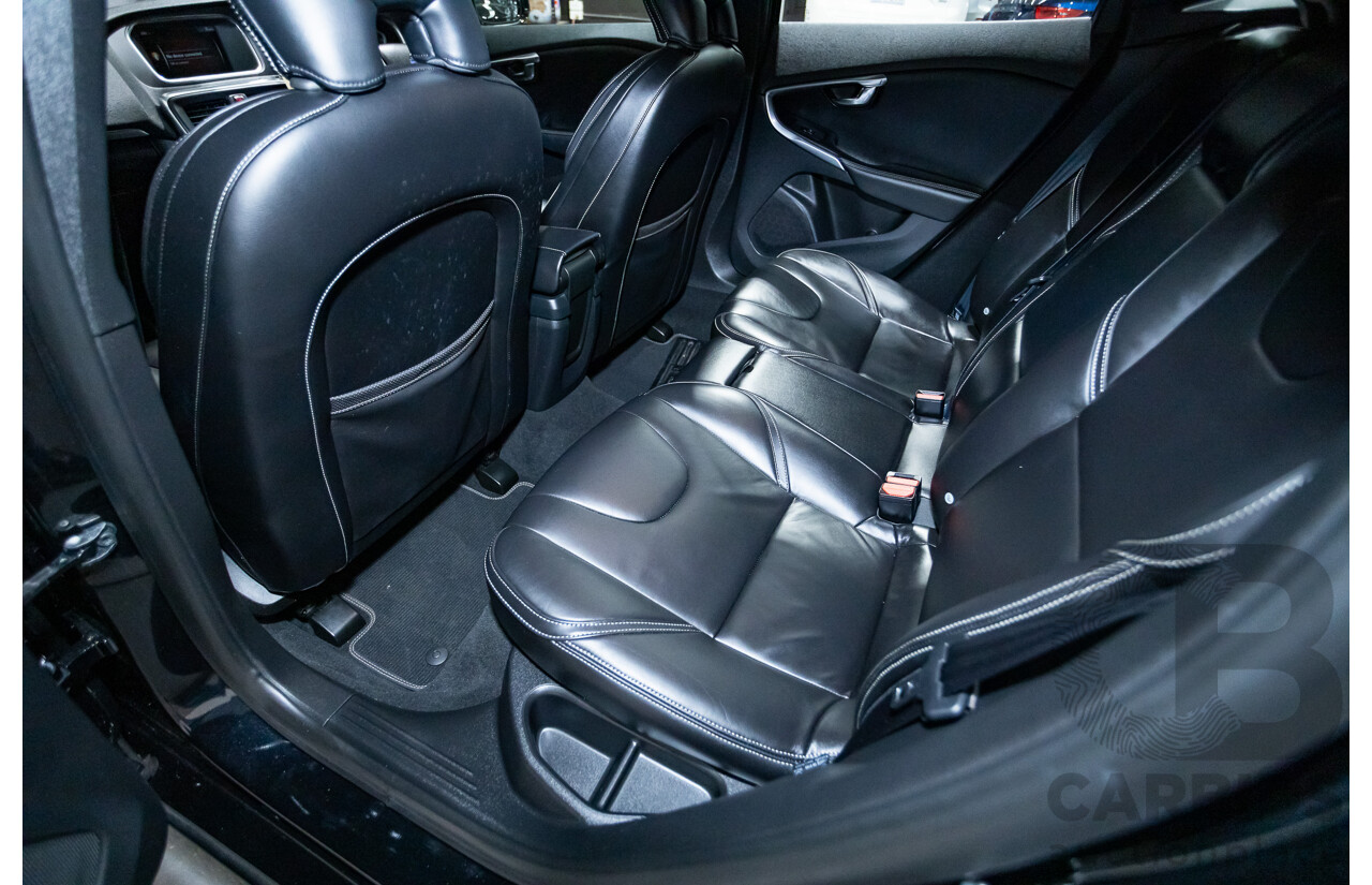 10/2014 Volvo V40 T5 R-DESIGN M MY15 5D Hatchback Black Sapphire Metallic Turbo 2.0L