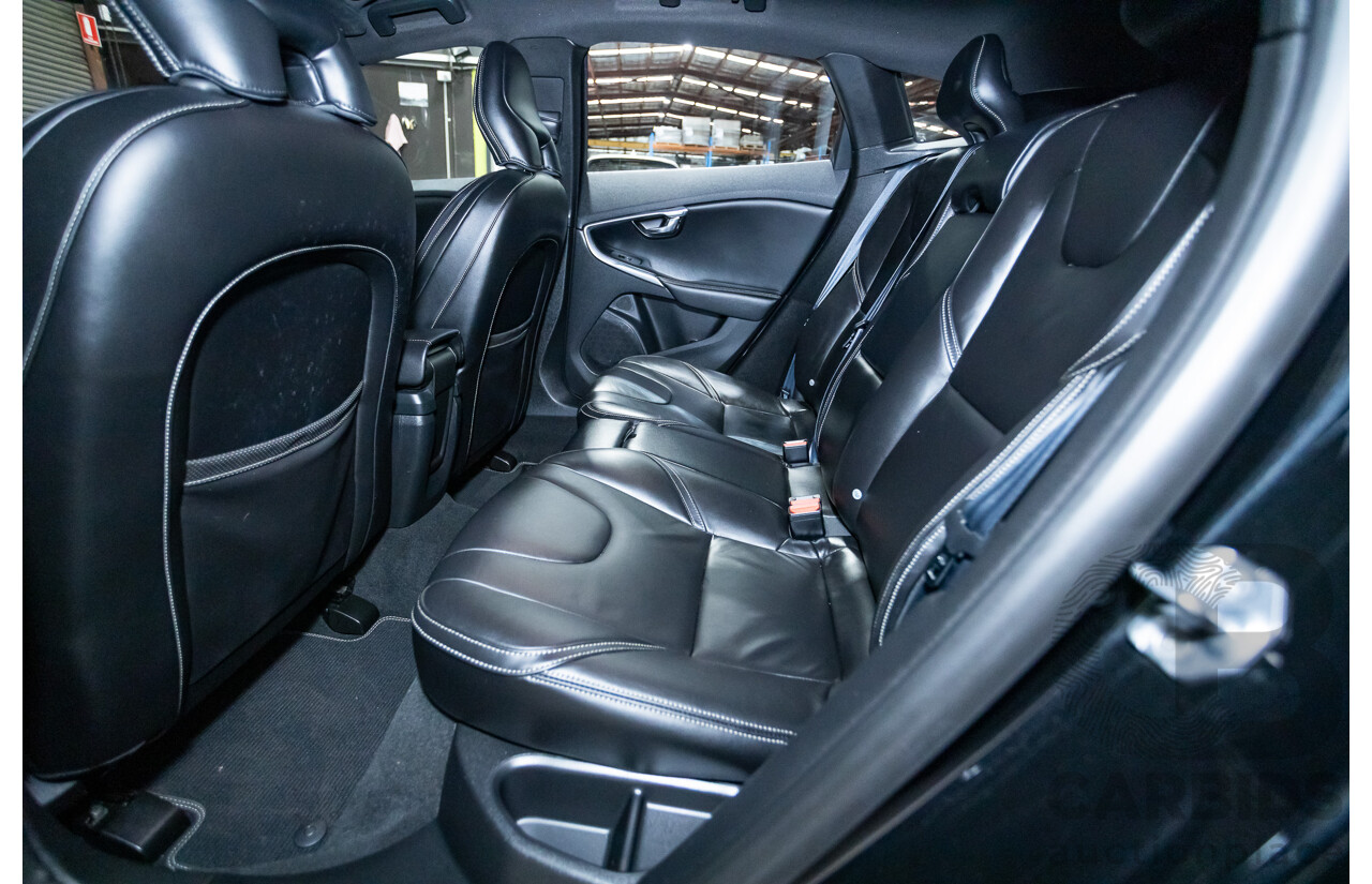 10/2014 Volvo V40 T5 R-DESIGN M MY15 5D Hatchback Black Sapphire Metallic Turbo 2.0L