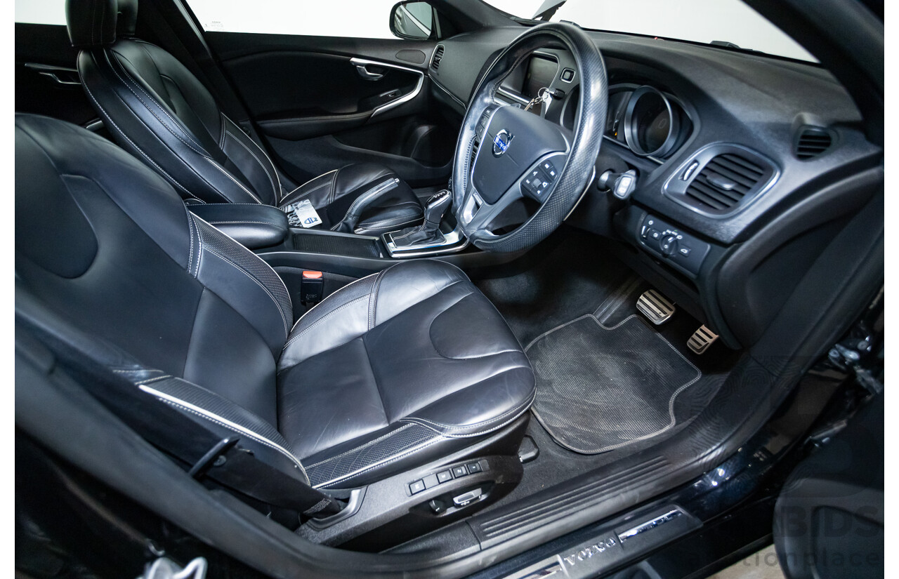 10/2014 Volvo V40 T5 R-DESIGN M MY15 5D Hatchback Black Sapphire Metallic Turbo 2.0L