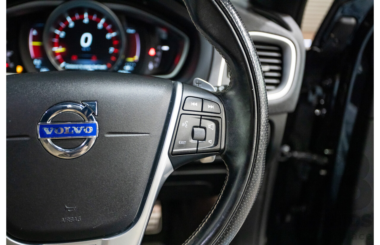 10/2014 Volvo V40 T5 R-DESIGN M MY15 5D Hatchback Black Sapphire Metallic Turbo 2.0L