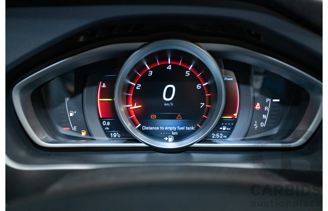 10/2014 Volvo V40 T5 R-DESIGN M MY15 5D Hatchback Black Sapphire Metallic Turbo 2.0L