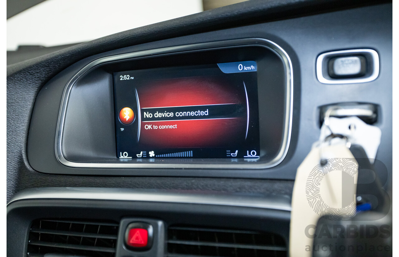 10/2014 Volvo V40 T5 R-DESIGN M MY15 5D Hatchback Black Sapphire Metallic Turbo 2.0L