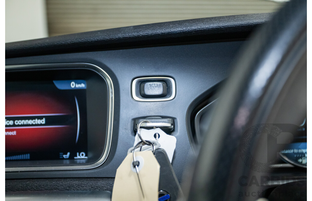 10/2014 Volvo V40 T5 R-DESIGN M MY15 5D Hatchback Black Sapphire Metallic Turbo 2.0L