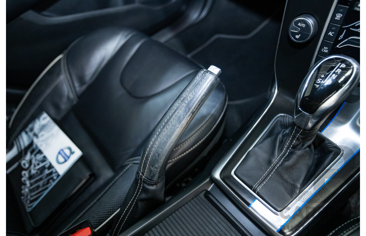 10/2014 Volvo V40 T5 R-DESIGN M MY15 5D Hatchback Black Sapphire Metallic Turbo 2.0L