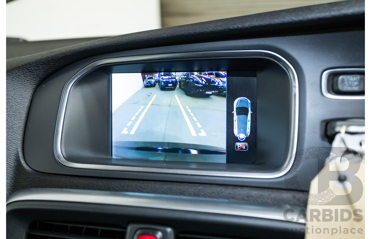 10/2014 Volvo V40 T5 R-DESIGN M MY15 5D Hatchback Black Sapphire Metallic Turbo 2.0L