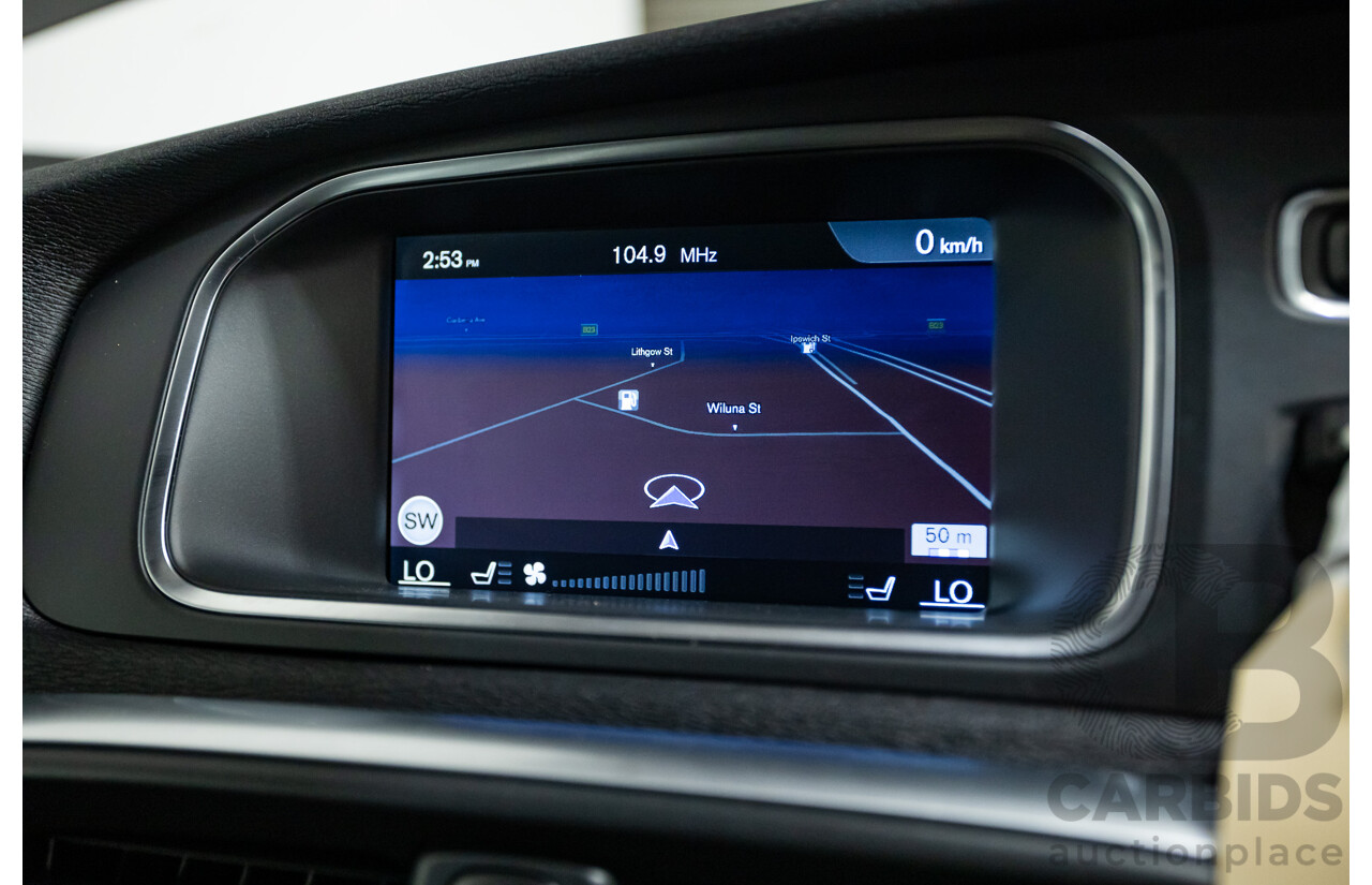 10/2014 Volvo V40 T5 R-DESIGN M MY15 5D Hatchback Black Sapphire Metallic Turbo 2.0L