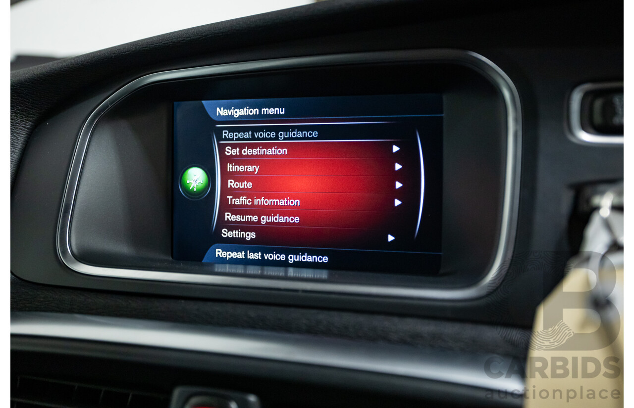 10/2014 Volvo V40 T5 R-DESIGN M MY15 5D Hatchback Black Sapphire Metallic Turbo 2.0L