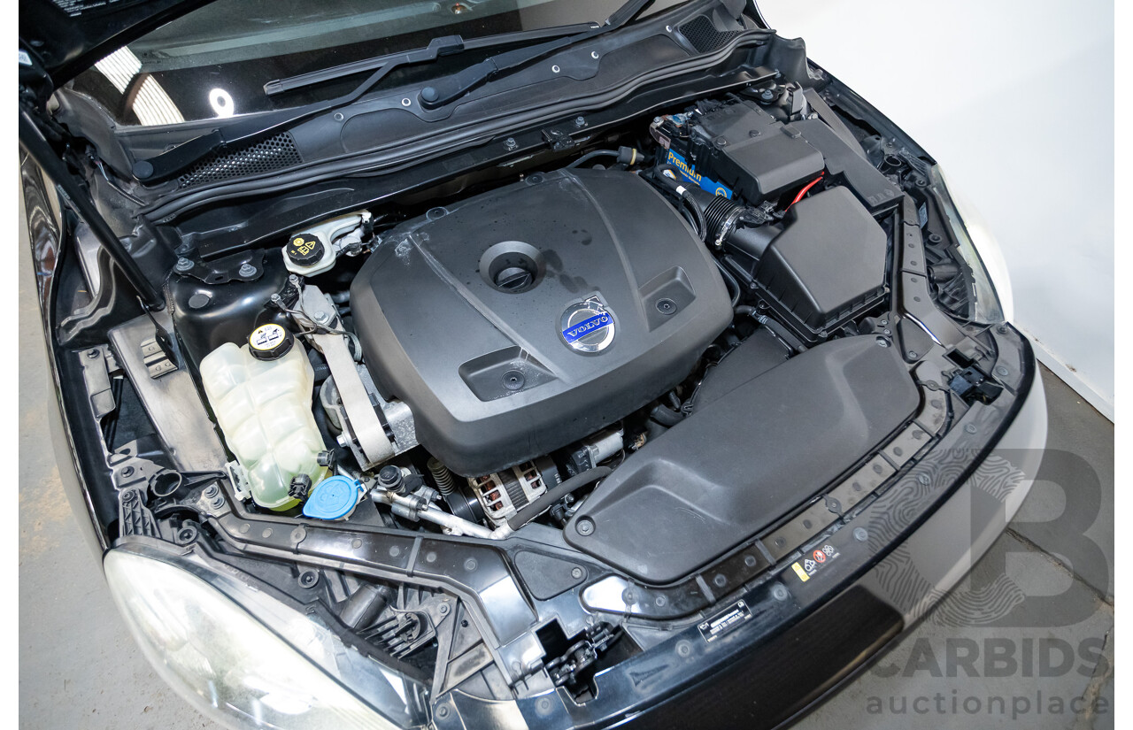 10/2014 Volvo V40 T5 R-DESIGN M MY15 5D Hatchback Black Sapphire Metallic Turbo 2.0L