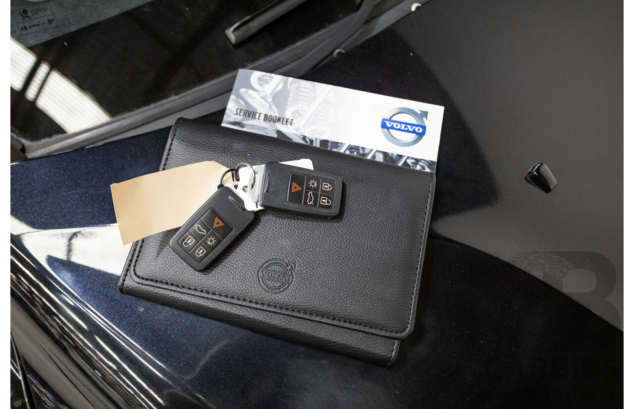 10/2014 Volvo V40 T5 R-DESIGN M MY15 5D Hatchback Black Sapphire Metallic Turbo 2.0L