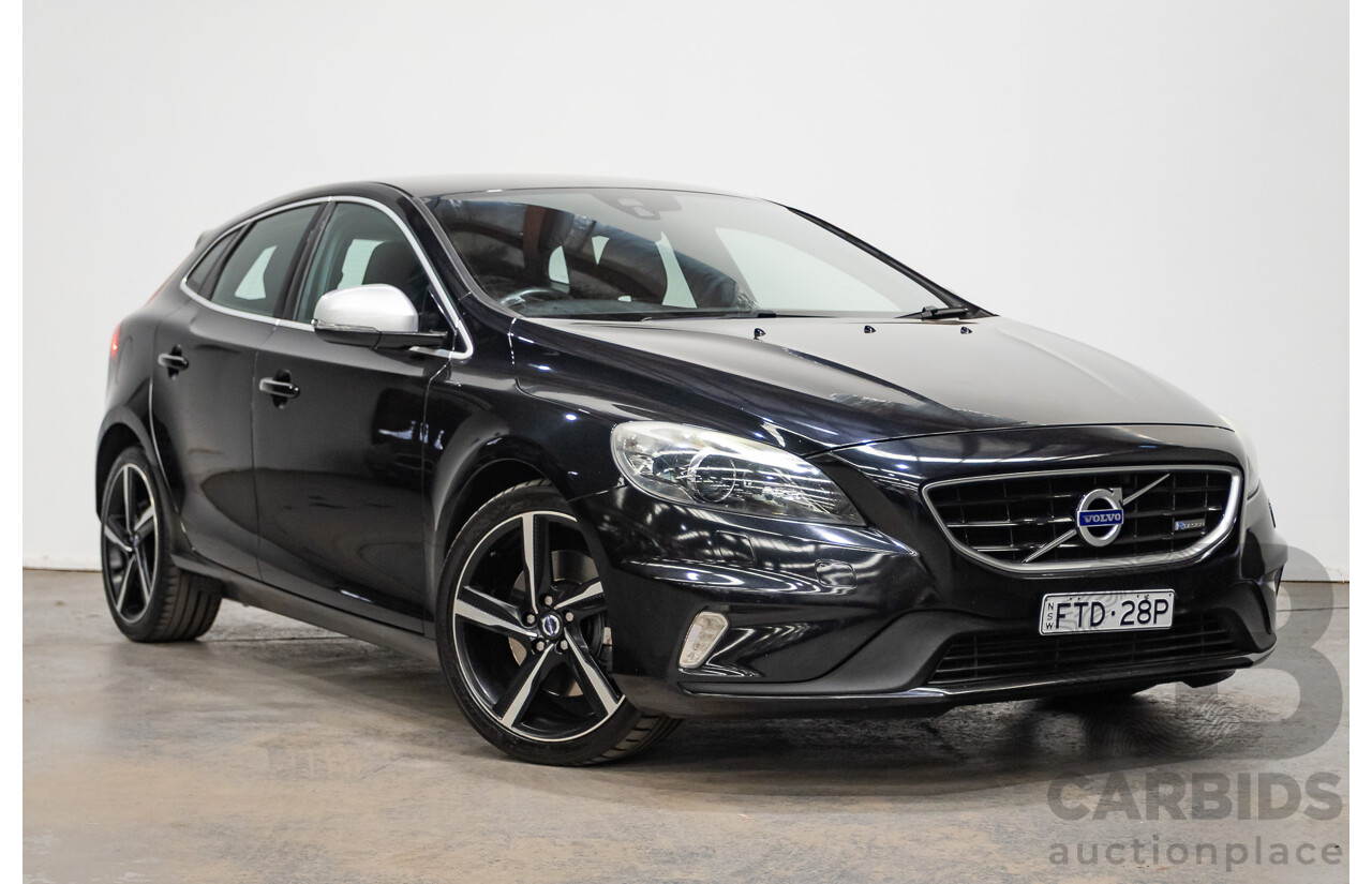 10/2014 Volvo V40 T5 R-DESIGN M MY15 5D Hatchback Black Sapphire Metallic Turbo 2.0L