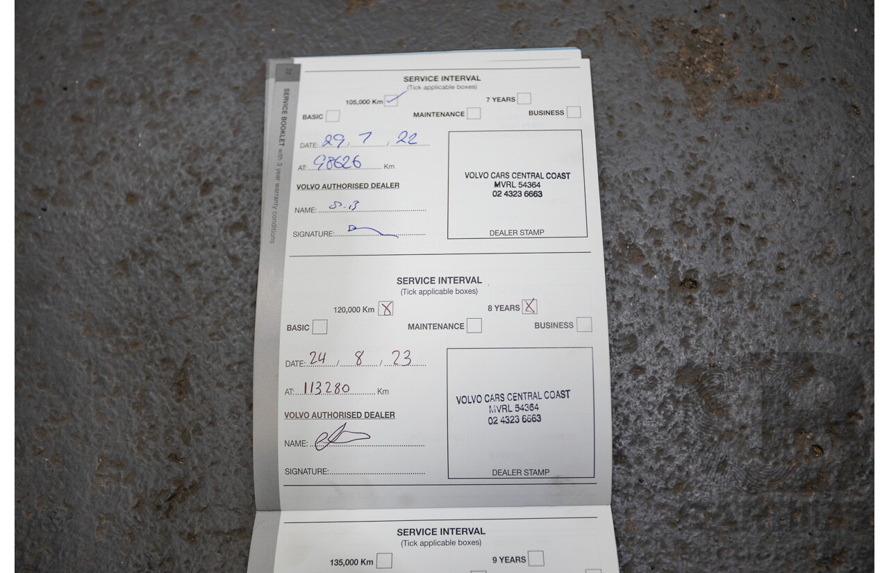 10/2014 Volvo V40 T5 R-DESIGN M MY15 5D Hatchback Black Sapphire Metallic Turbo 2.0L