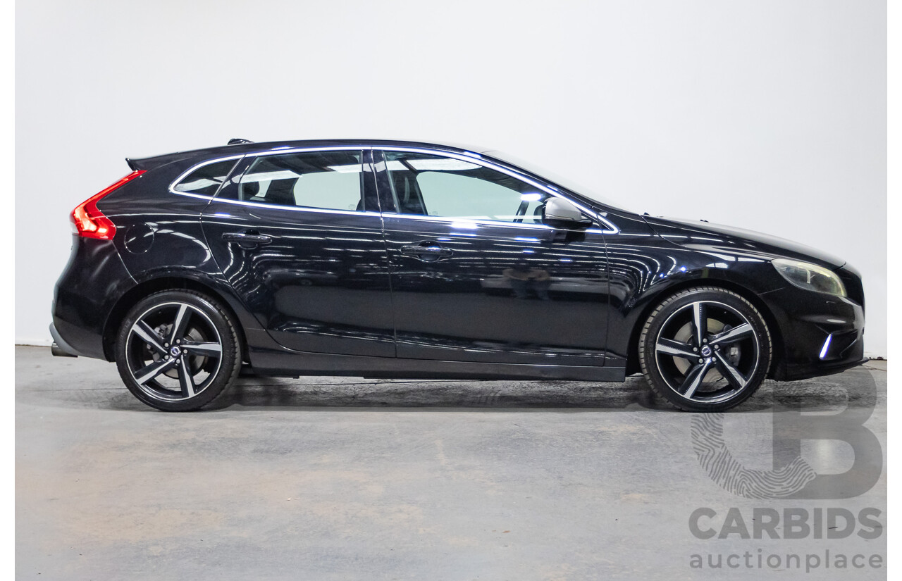 10/2014 Volvo V40 T5 R-DESIGN M MY15 5D Hatchback Black Sapphire Metallic Turbo 2.0L