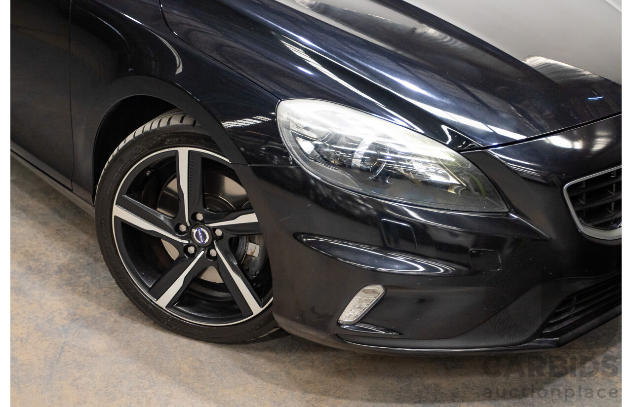 10/2014 Volvo V40 T5 R-DESIGN M MY15 5D Hatchback Black Sapphire Metallic Turbo 2.0L