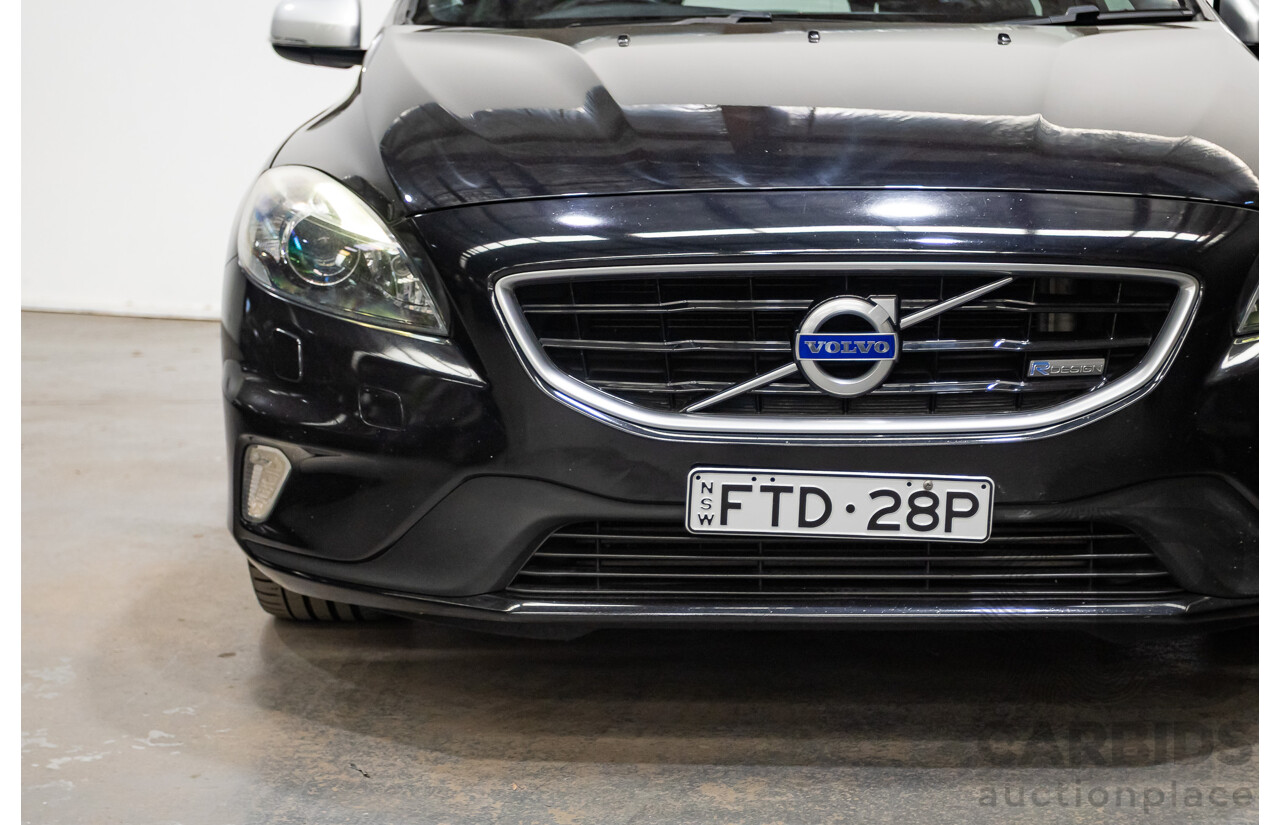 10/2014 Volvo V40 T5 R-DESIGN M MY15 5D Hatchback Black Sapphire Metallic Turbo 2.0L