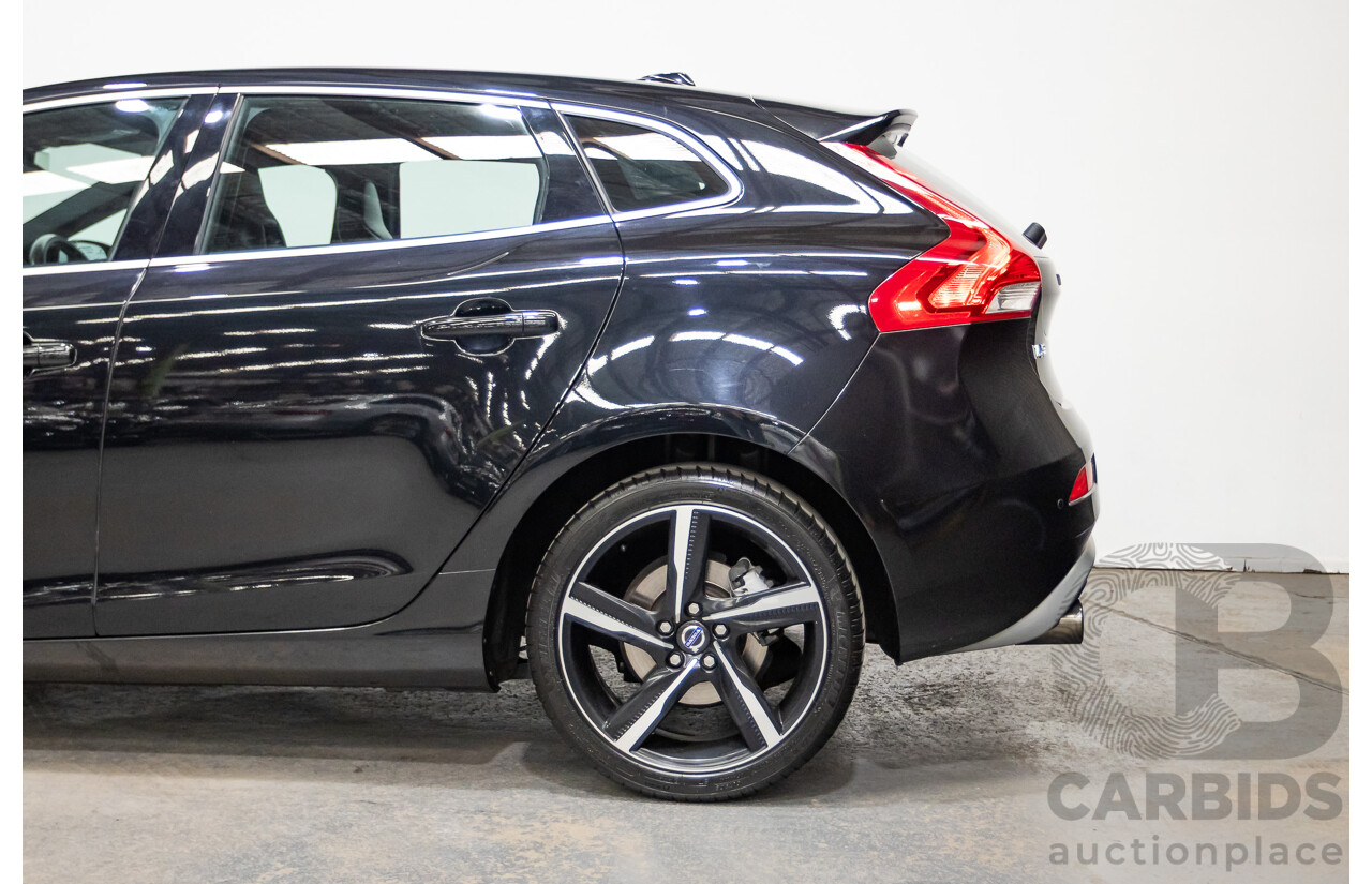 10/2014 Volvo V40 T5 R-DESIGN M MY15 5D Hatchback Black Sapphire Metallic Turbo 2.0L