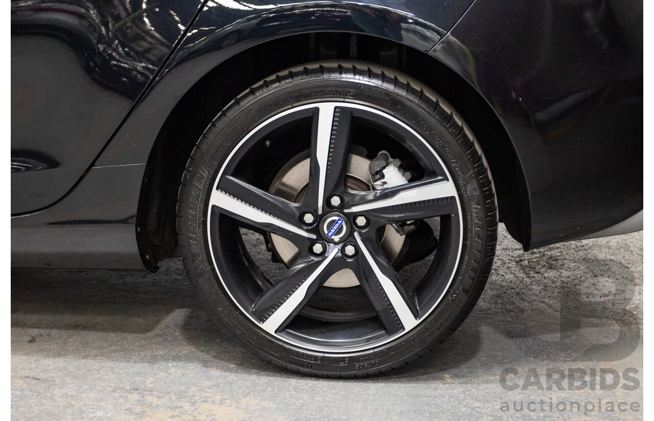 10/2014 Volvo V40 T5 R-DESIGN M MY15 5D Hatchback Black Sapphire Metallic Turbo 2.0L