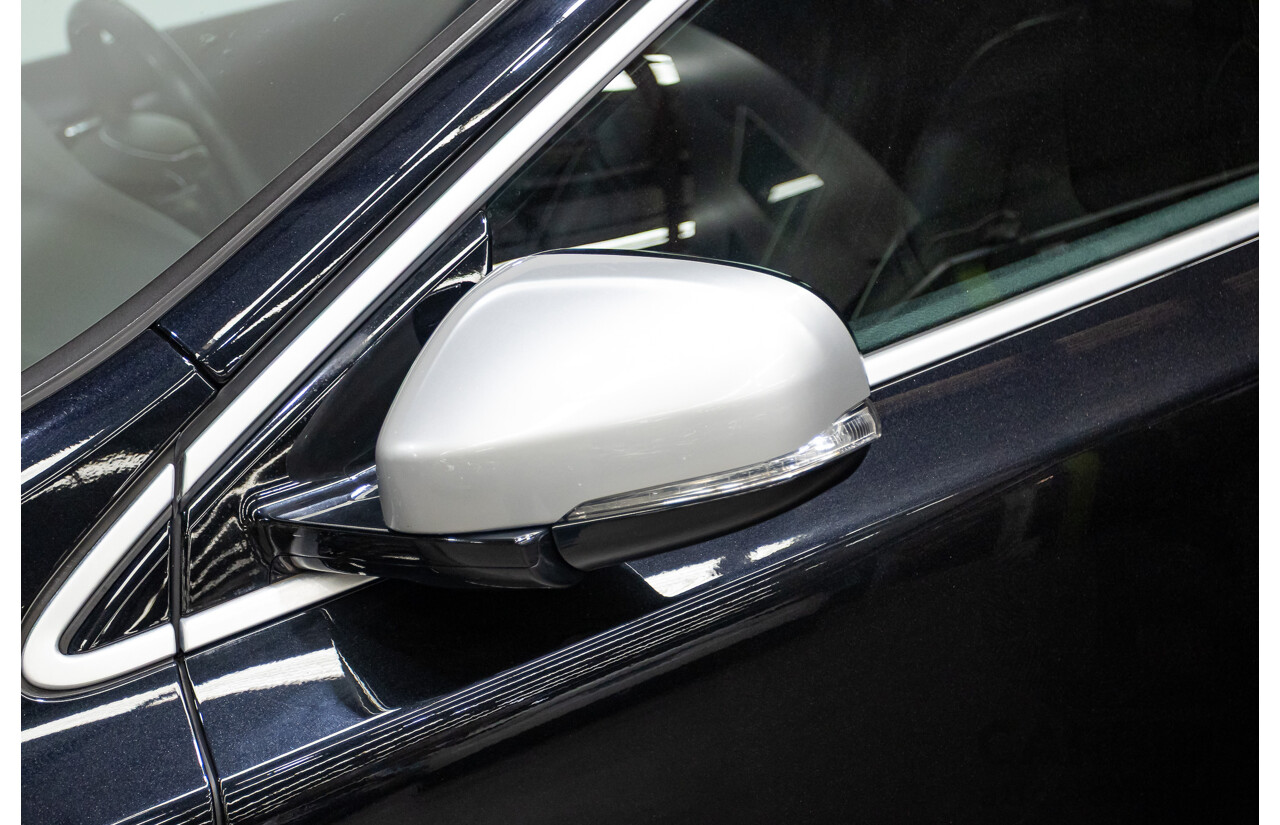 10/2014 Volvo V40 T5 R-DESIGN M MY15 5D Hatchback Black Sapphire Metallic Turbo 2.0L