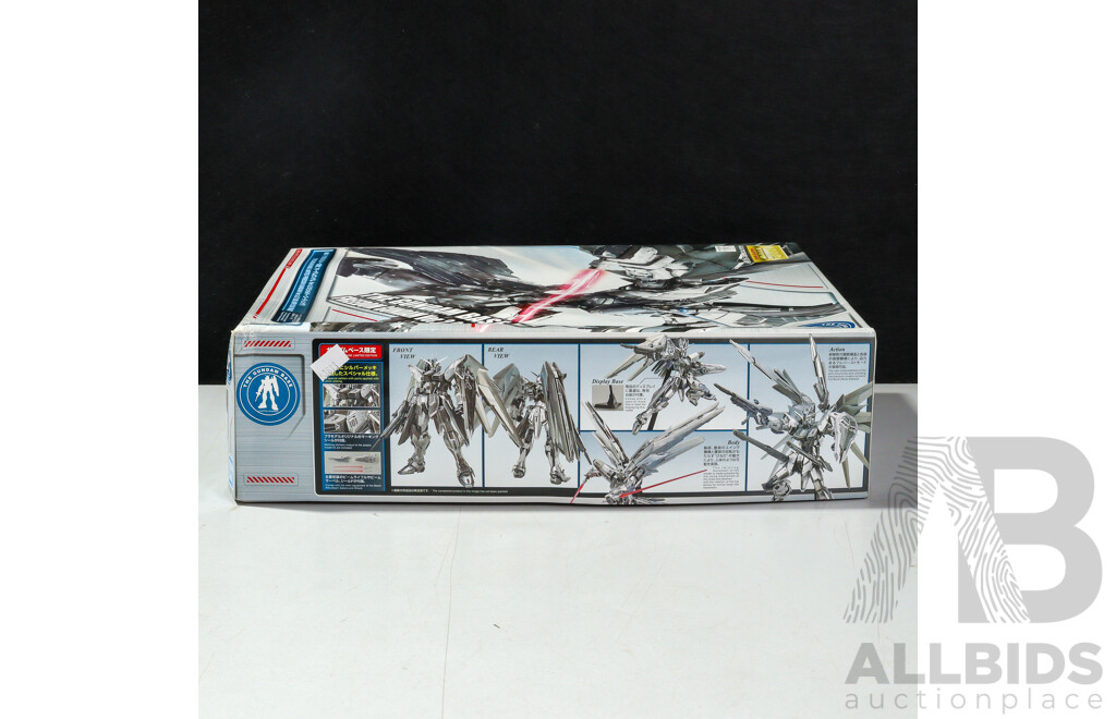 Boxed Bandai Freedom Gundam Ver 2.0 (Silver Coating)