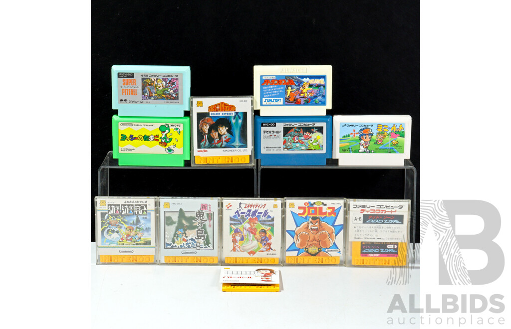 Vintage Nintendo Family Computer Video Game Console with Controllers, Games & Power Supply