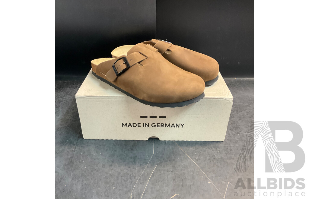 JOSEF SEIBEL 04 Braun Size 40 & Pair of Socks