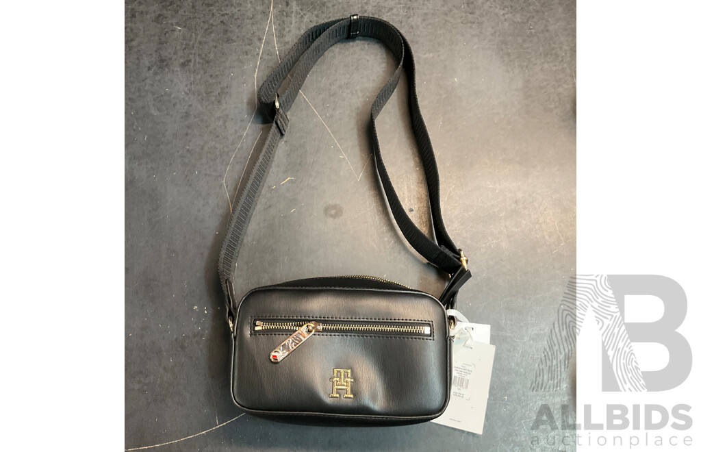 Tommy Hifiger Woman Camera Bag Black - ORP$199