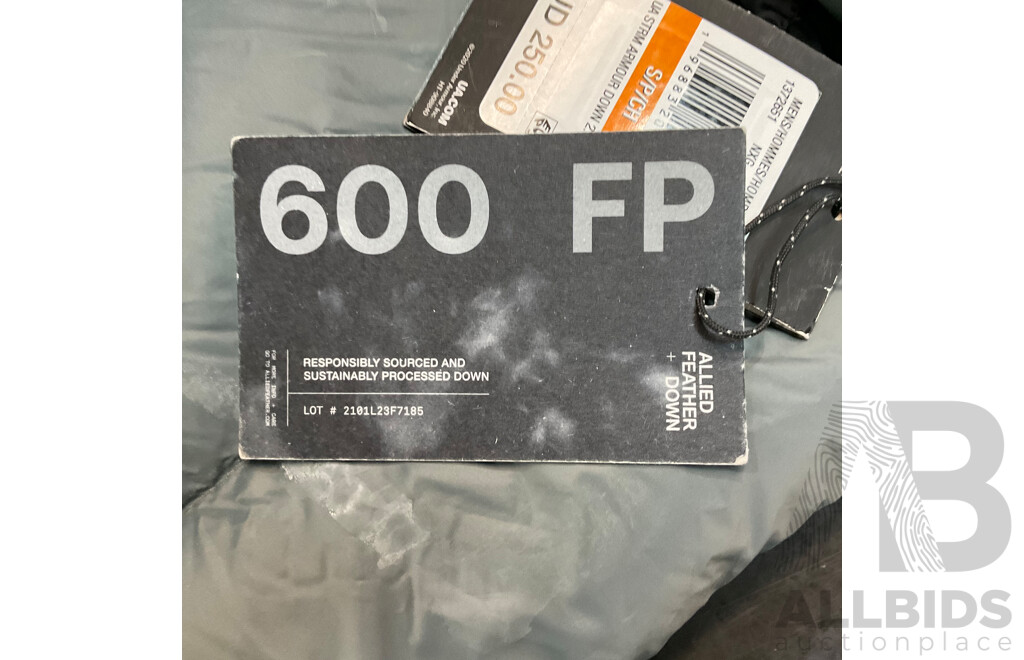 Under Armour Mens Size S Down 2.0 Jacket & the North Face Size XL Jacket - Lot of 2