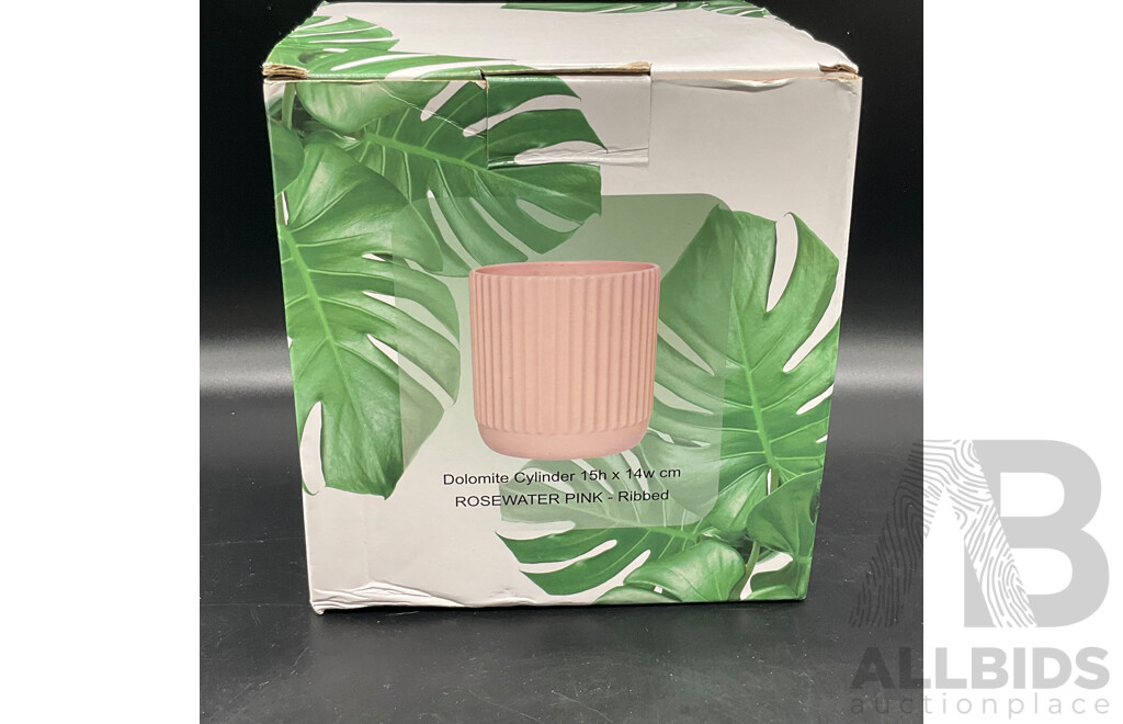 Elizabeth Arden 5th Avenue Only NYC, Uptown NYC and Dolomite Cyclinder 15(h)x14(w)cm